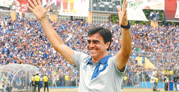 Quinteros festeja el título conseguido hace pocos días con Emelec