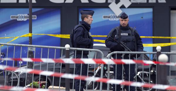 Francia mantiene su nivel de alerta máxima y reforzó la seguridad en vísperas a la manifestación masiva del domingo, a la que asistirán numerosos líderes europeos.
