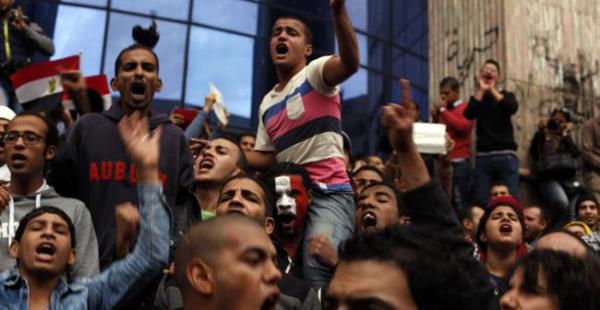 Los manifestantes, además de celebrar los cuatro años de la revuelta, están en contra del régimen del exjefe del Ejército Abdel Fatah Al Sisi