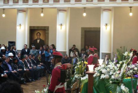 Restos de Villegas son velados en Palacio de Gobierno