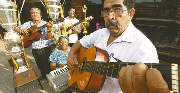 Parte de los docentes: Gilberto Cuéllar, Jorge Suárez, Fortunata Medina y Casto Ramírez