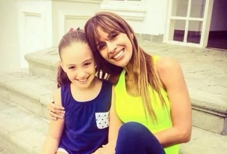 La cumpleañera y la mamá