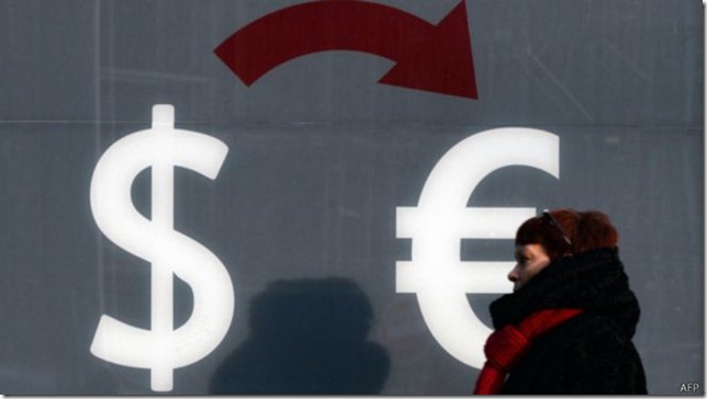 El euro está cayendo a niveles no vistos en casi una década.