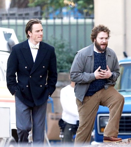 Michael Fassbender y Seth Rogen en el rodaje de Steve Jobs