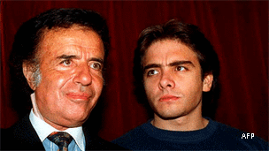 Carlos Menem y su hijo, Carlitos.