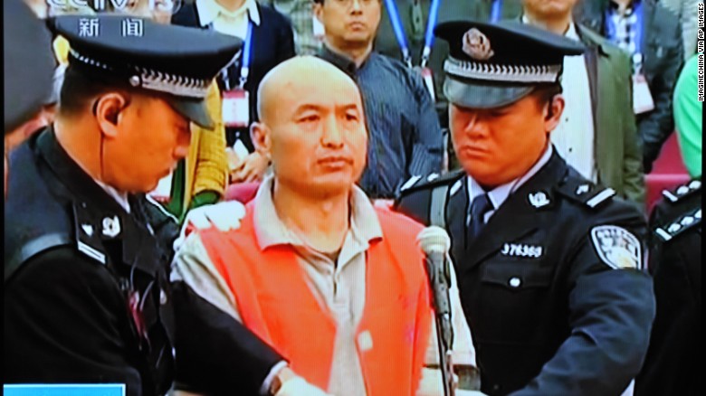 China ejecuta a miembros de una secta culpables de asesinato en McDonald's