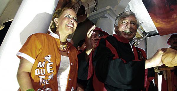 De nuevo con los Tauras. Percy Fernández con su candidata a primera concejal, Angélica Sosa