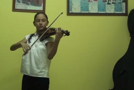 Olivia Alcocer, una de las cruceñas que audicionan para participar en el Festival Iguazú-Argentina