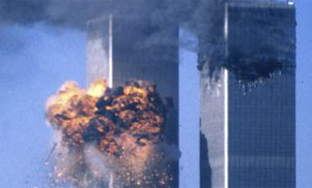 Las Torres Gemelas al momento del ataque el 11 de septiembre de 2001 en Nueva York.