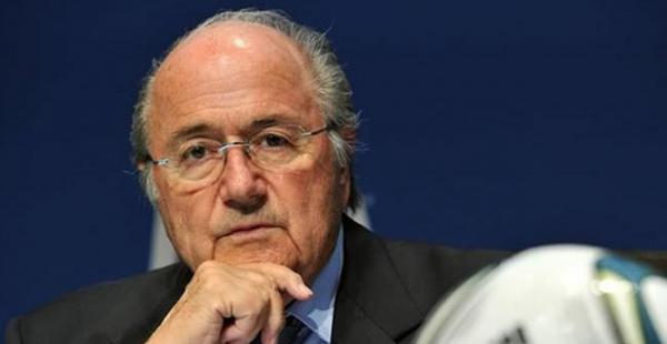 El presidente de la FIFA Joseph Blatter, expresó sus pesar en las redes sociales por la muerte del portero sudafricano Senzo Meyiwa.