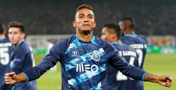 Danilo celebra el tanto del empate del Porto. El tanto fue marcado a los 79 minutos. El partido terminó 1-1 ante el Basilea de Suiza