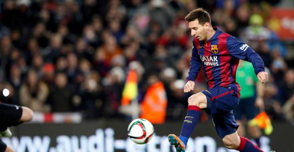 Lionel Messi es un jugador argentino que viste la camiseta azulgrana desde hace años y es una de las estrellas más sobresalientes