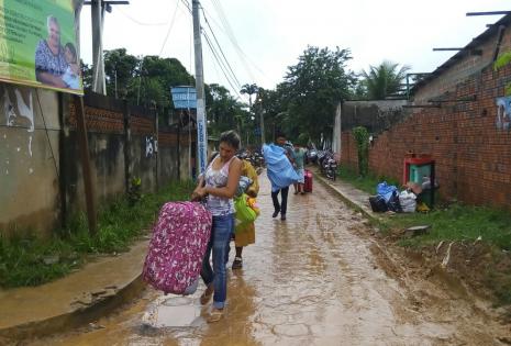 El desborde del río Acre afecta a 600 familias de la ciudad de Cobija