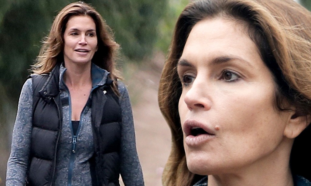 Exclusive - Cindy Crawford Looks Amazing With No Makeup