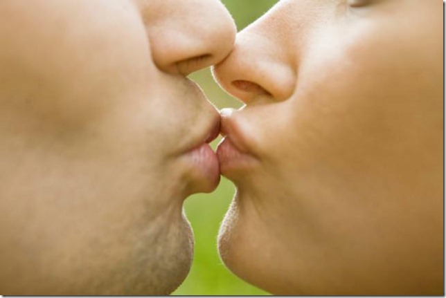 10 curiosidades-sobre-los-besos-que-no-sabias 1