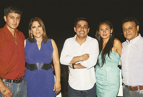 Arcil Rojas, Rocío Flores de Rojas, Herland Áñez Rojas, Katherine Viruez de Rojas y Víctor Aníbal Rojas