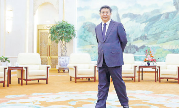 El gobernante chino Xi Jinping antes de una reunión con la presidenta de Universidad de Harvard, Drew Gilpin Faust, en Beijing, el pasado 16 de marzo.
