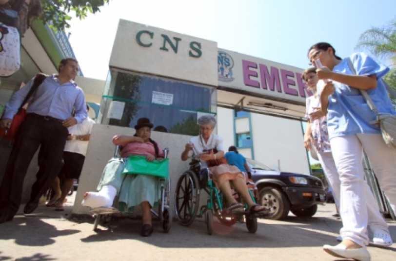 Denuncian venta de ítems en la Caja Nacional de Salud