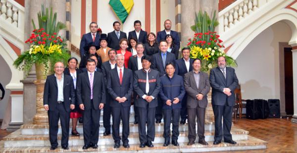 El primer gabinete del tercer mandato del presidente Evo Morales fue posesionado la mañana de este viernes en un acto realizado en La Paz.