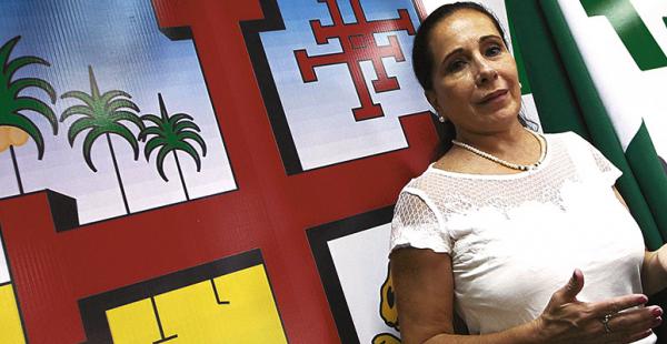 La gobernadora Ruth Lozada viajó anoche a la sede de Gobierno para asistir a la reunión por el pacto fiscal. Hoy se sumarán Parada y Roca