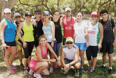 AMIGOS CON LA MISMA PASIÓN Forma parte de Runfit, que está bajo el asesoramiento del profesor Ariel Raguzzi
