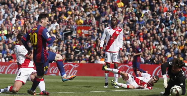 Lionel Messi fue una de las figuras de esta goleada al Rayo que permite al Barza alcanzar la cima de la tabla de posiciones