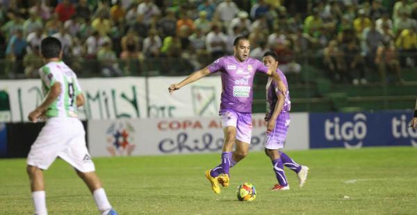 Erwin Junior Sánchez lleva dos partidos jugados con la casaca lila, en ambos cotejos ingresó en el segundo tiempo