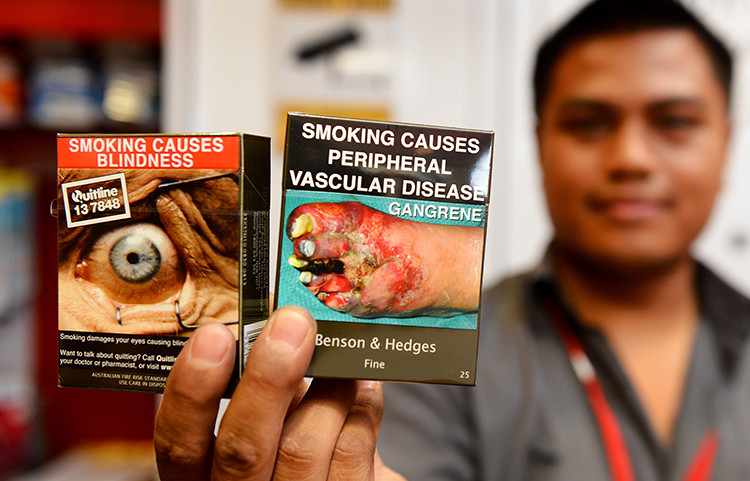 Australia introdujo paquetes estándares para los cigarrillos