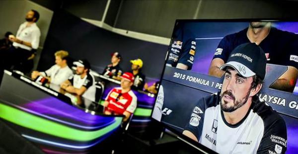 Fernando Alonso durante la conferencia de prensa que ofreció en Malasia para dar a conocer que estará en la segunda fecha del Gran Premio