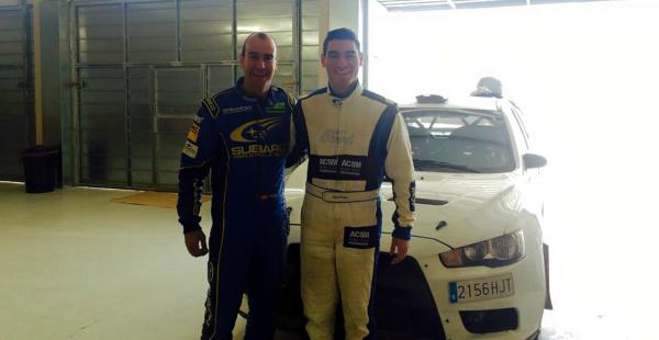 DUPLA. Daniel Kinn (dcha.) junto con ‘Xevi’ Pons en uno de los entrenamientos realizados en Barcelona