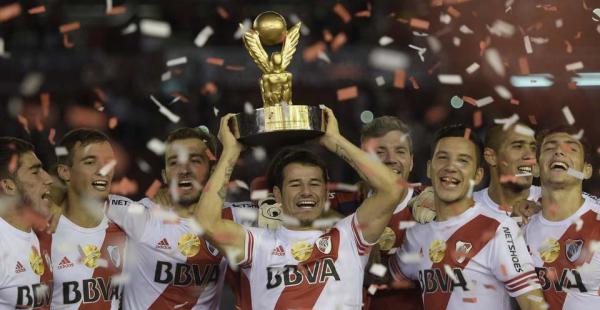 Esta fue la primera versión de la Supercopa Euroamericana. Esta vez, se jugó en el estadio Monumental de Núñez, de Argentina