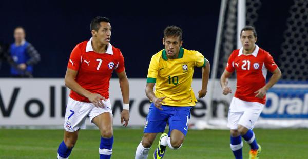 El partido más atractivo de la jornada electoral es el encuentro entre brasileros y chilenos. Alexis Sánchez es el referente de Chile, mientras que Neymar es de Brasil