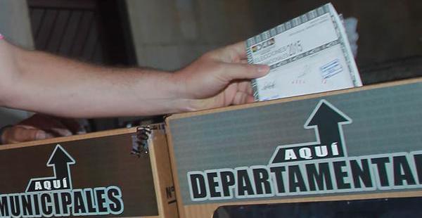 andidatos, autoridades y la población criticaron las fallas en el desarrollo de los comicios subnacionales.
