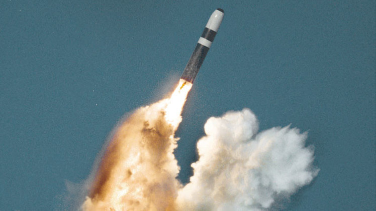 Arabia Saudita no descarta la posibilidad de tener armas nucleares