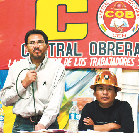 Reunión. El Ministro de Trabajo y el líder de la COB, en febrero.
