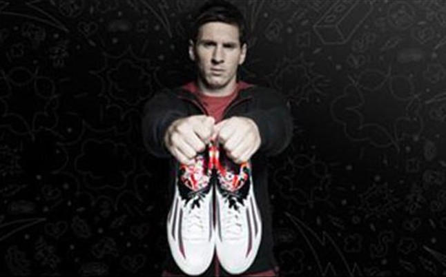 Messi, con las botas Pibe de Barr10