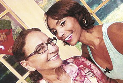 Con su madre, Yesenia valora todo su esfuerzo. Yesenia, de ascendencia libanesa, es maestra jubilada y vive hace 22 años en Estados Unidos. Es su mayor apoyo y Gisely valora el esfuerzo que hizo para sacarla adelante. Estuvo con ella tres años y se vino e