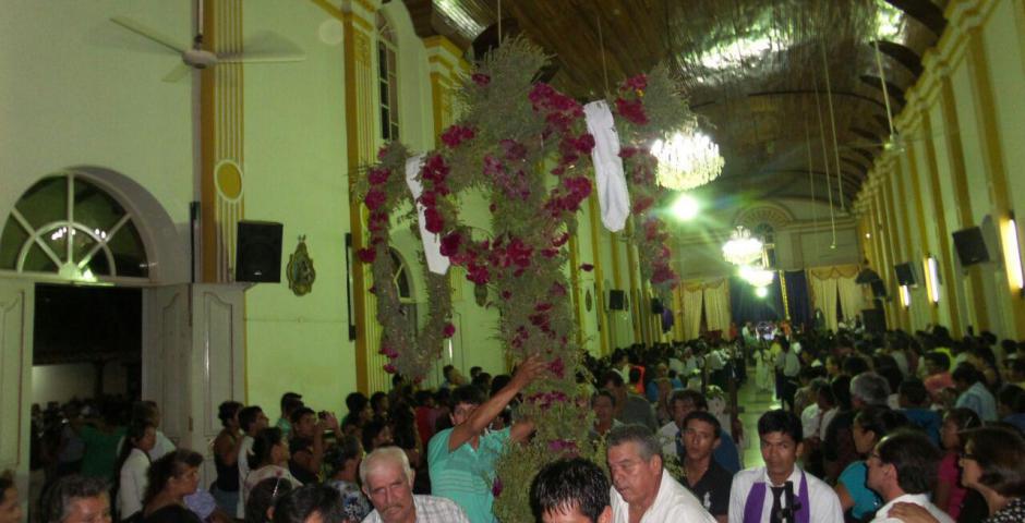 En la iglesia de Cotoca se celebró una misa a la que los feligreses asistieron en masa