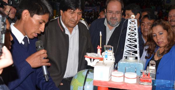 El mandatario manifestó que espera contar con científicos bolivianos en los grandes proyectos que impulsa el Gobierno nacional