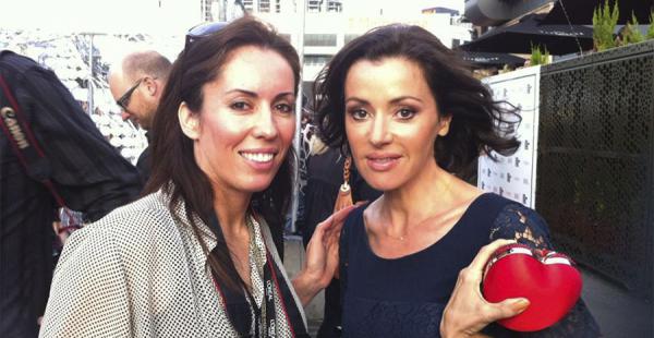 La cantante australiana Tina Arena junto a Lorena Guzmán, que negocia su participación en el video
