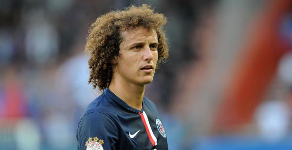 David Luiz pasó por grandes clubes de Europa como: Benfica, Chelsea y París Saint Germain. Además participa continuamente de la selección brasileña.