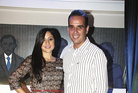 María Laura Landívar, coordinadora de CasaCor, acompañada por Óscar Anglarill
