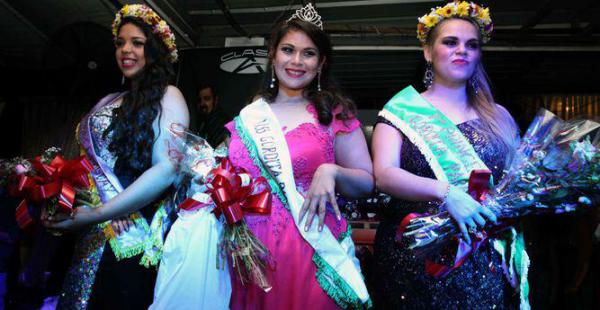 Raquel Giménez (centro) fue la ganadora del concurso, mientras que la primera princesa fue Emilia Martínez (derecha), y la segunda, Esmilce Lescano (izquierda)