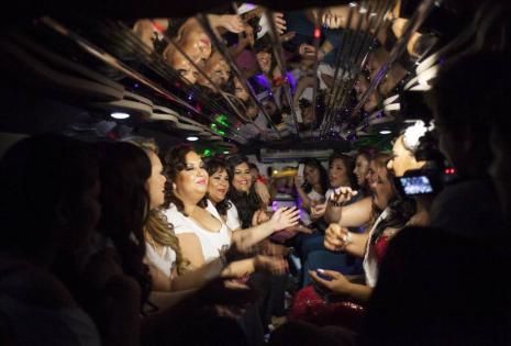 Las candidatas llegaron en limosina a la gala del evento