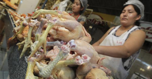 Desde ADA afirman que los productores están vendiendo sus pollos a 7,50 bolivianos el kilo vivo