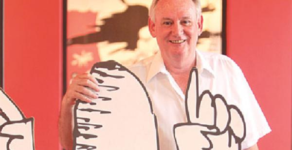 Óscar Barbery retorna después de varios años con un poemario