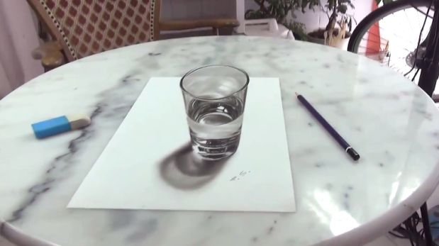 Este vaso no existe pero su mente le hará creer que si [VIDEO]