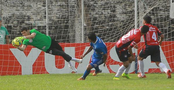 Clave. Esta tapada de Dituro tras cabezazo de Castillo fue fundamental en el marcador final. Sucedió cuando mejor jugaba Sport Boys y el partido estaba sin goles. de haber entrado la pelota, se pudo haber tenido otro resultado