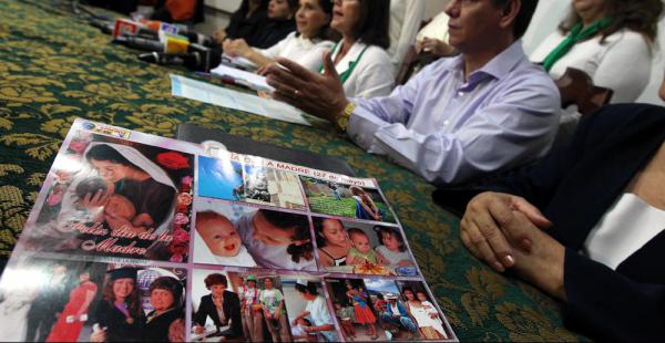 Autoridades municipales y departamentales expresaron su condena por la publicación de las láminas en las que se habla de manera discriminatoria de las madres cruceñas