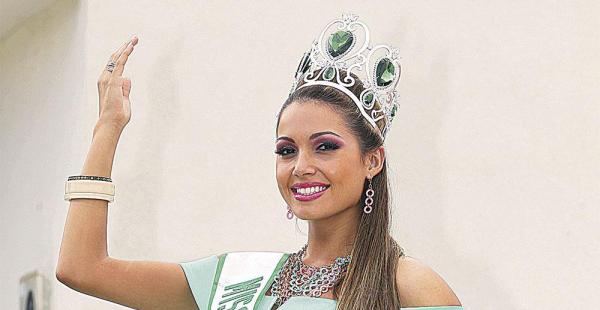 Paula Schneider Aguilera | Miss Santa Cruz 2015